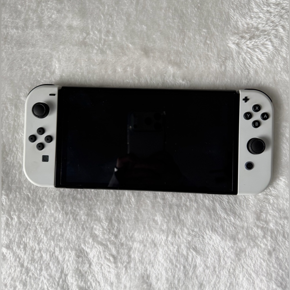 Nintendo OLED Switch Gen 1 - Picture 3 of 17